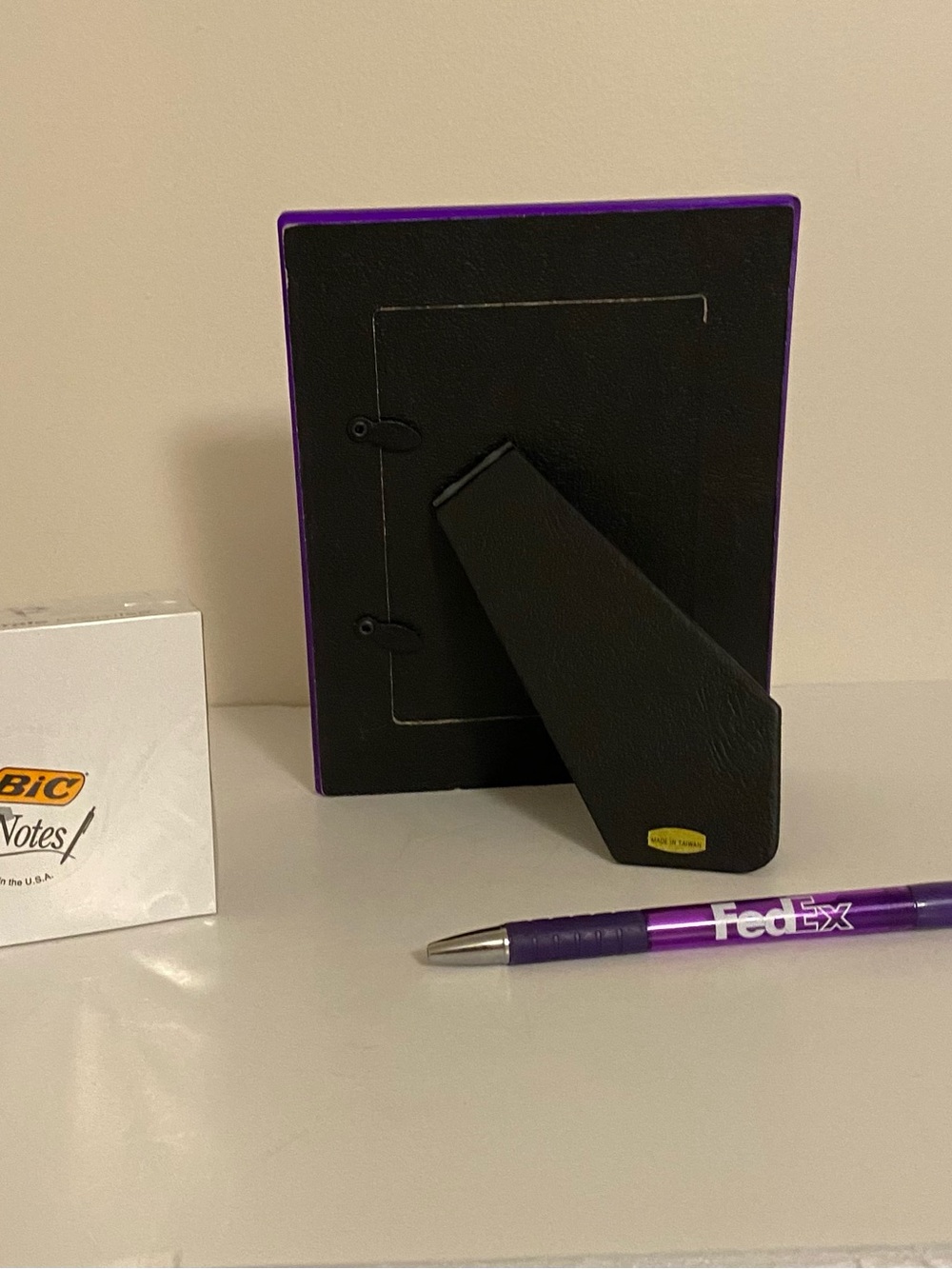 FedEx Photo Frame, Notepad and Pen Set - Picture 2 of 2